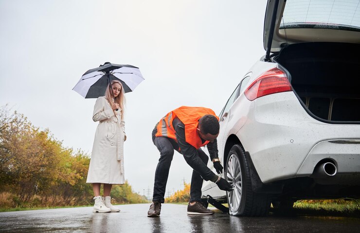 What Does Roadside Assistance Cover? Breakdown of Services